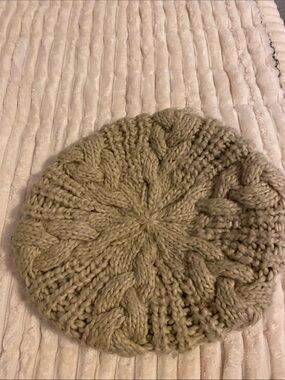 Chunky Cable Knit Beret in Light Taupe